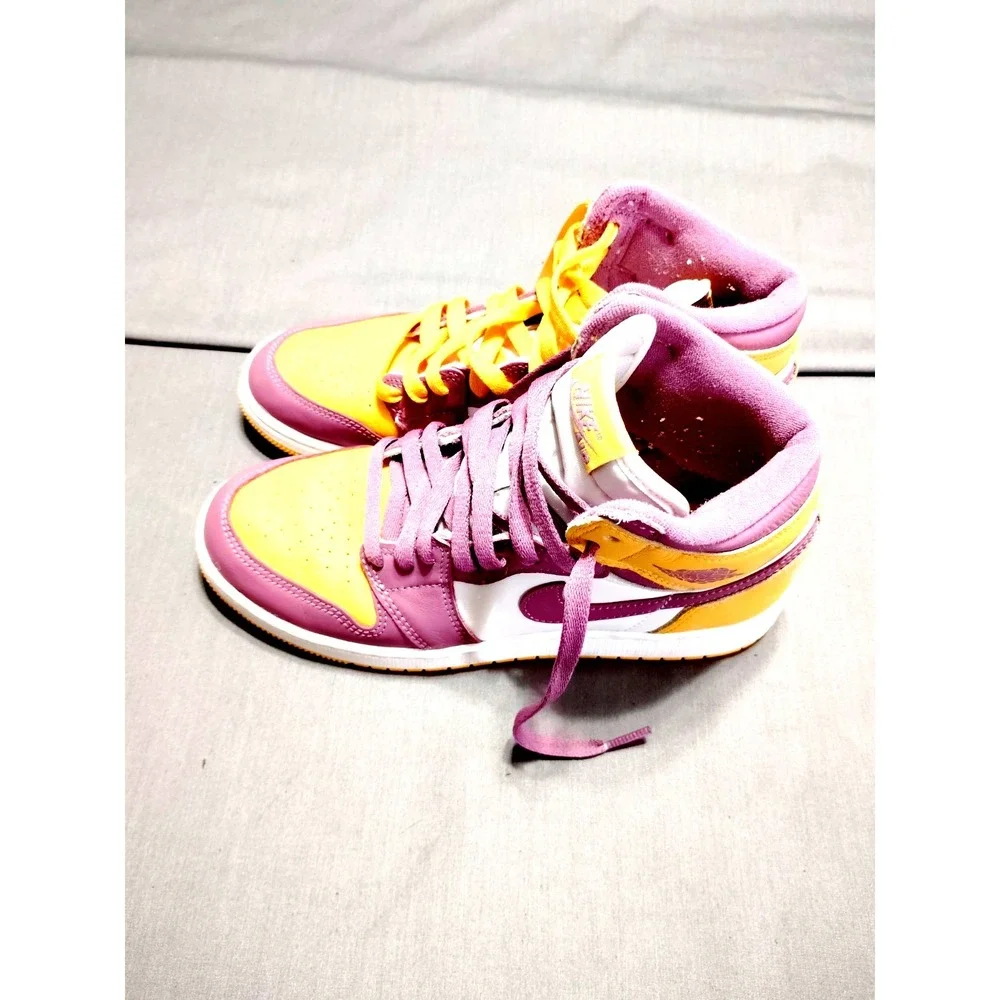 EUC Nike Air Jordan 1 Retro High OG Brotherhood University 2022 Gold Purple‎ 6Y